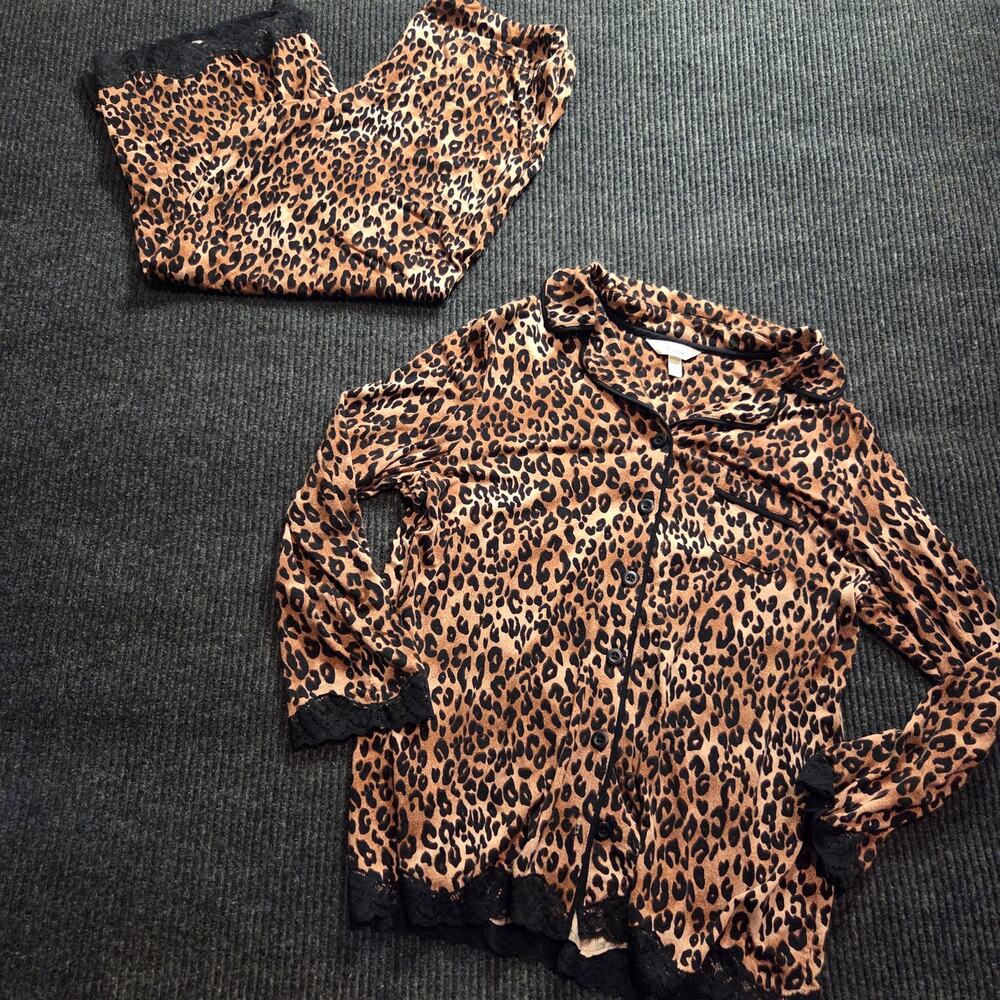 Soma Pajama Set Button Up Long Sleeve Capri Cheetah Print Brown Black Lace M